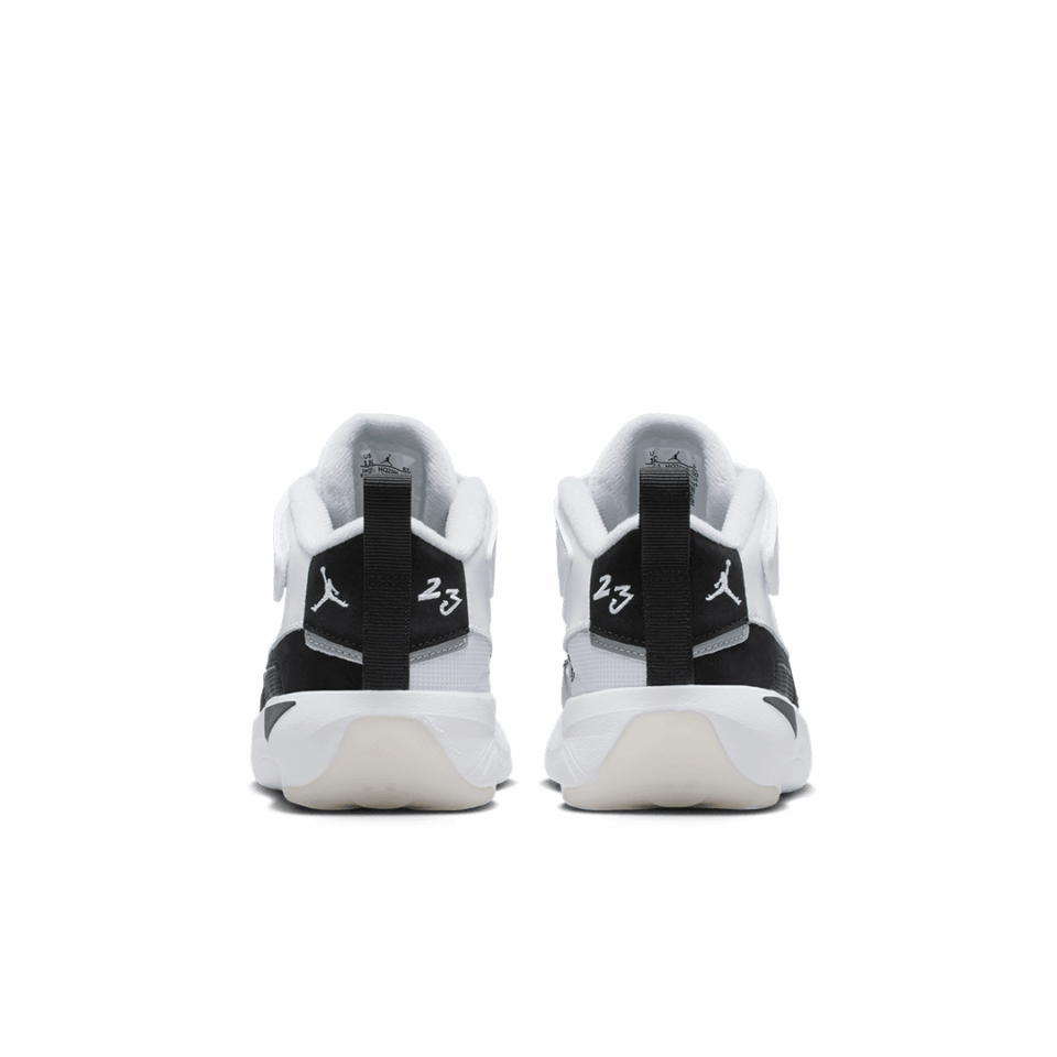 PS Jordan Max Aura 7 - 'White/Black'