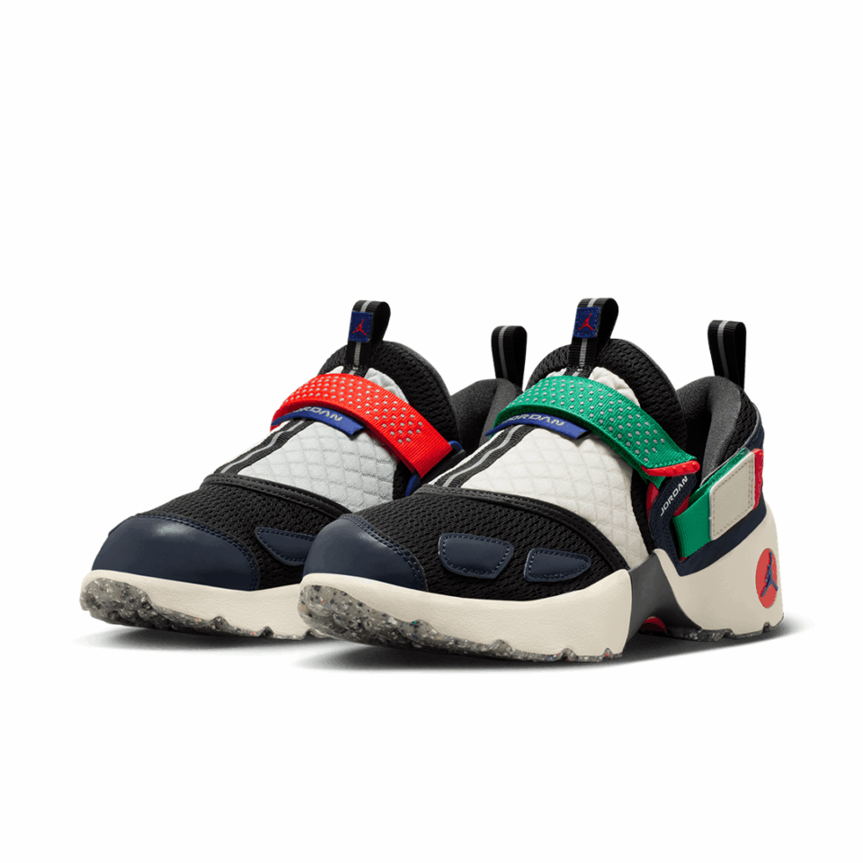 WMNS Air Jordan Trunner LX - 'Black/White/Coconut Milk'