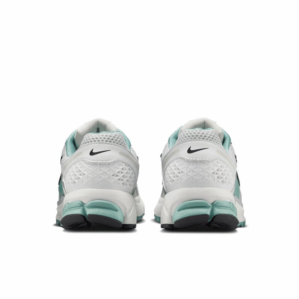 WMNS Nike Zoom Vomero 5 - 'Summit White/Metallic Silver'