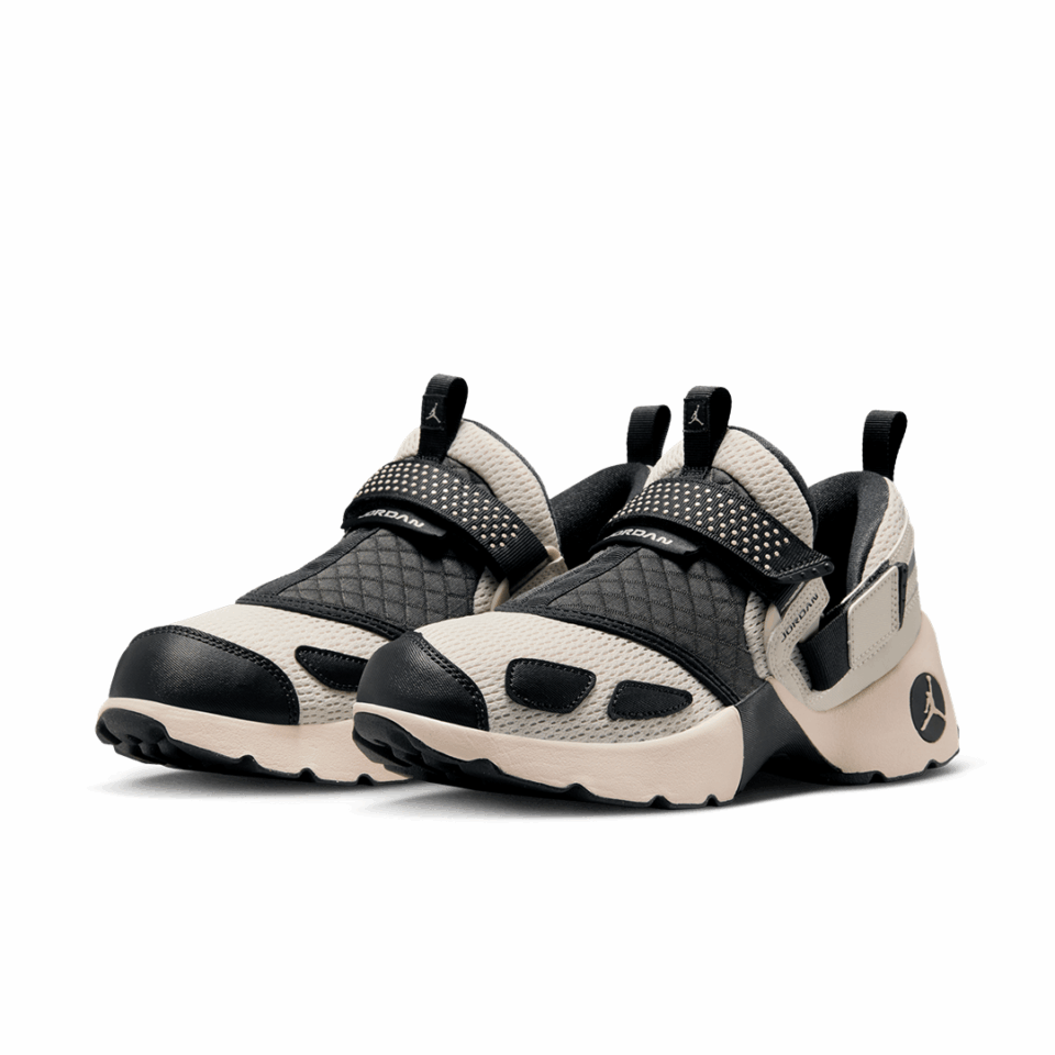 WMNS Air Jordan Trunner LX - 'Lt Orewood Brn/Anthracite'