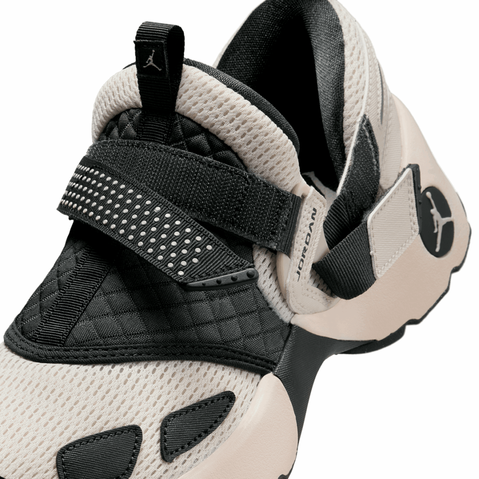 WMNS Air Jordan Trunner LX - 'Lt Orewood Brn/Anthracite'