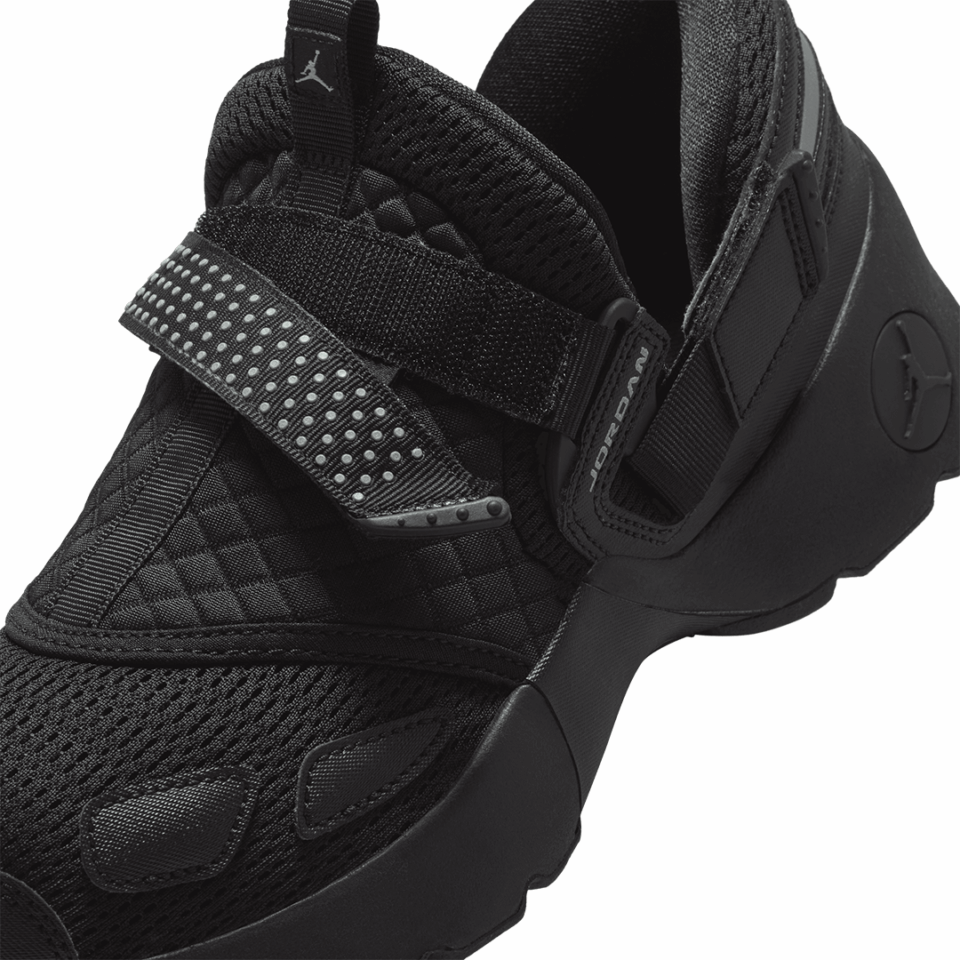 WMNS Air Jordan Trunner LX - 'Black/Black'