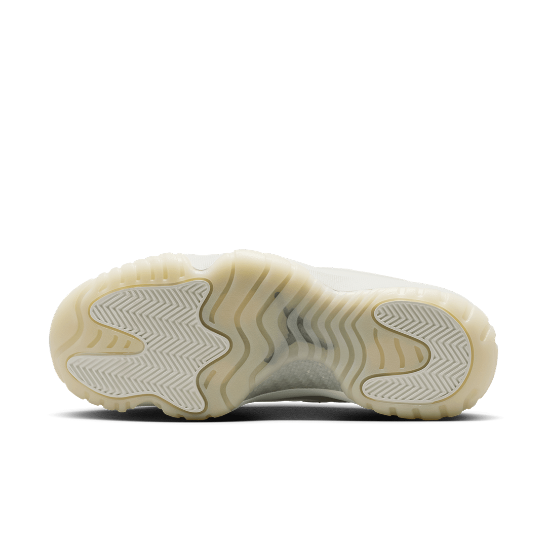 WMNS Air Jordan 11 - 'Sail/Pearl Grey-White-Metallic Silver'