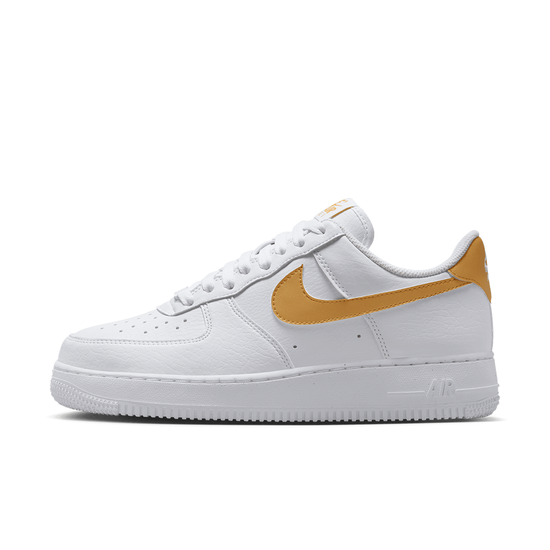 美品Nike Air Force 1 US 9 ホワイト/ブラック/ゴールド Nike Air Force 1 '07 LV8 'Metallic Swoosh Pack - White