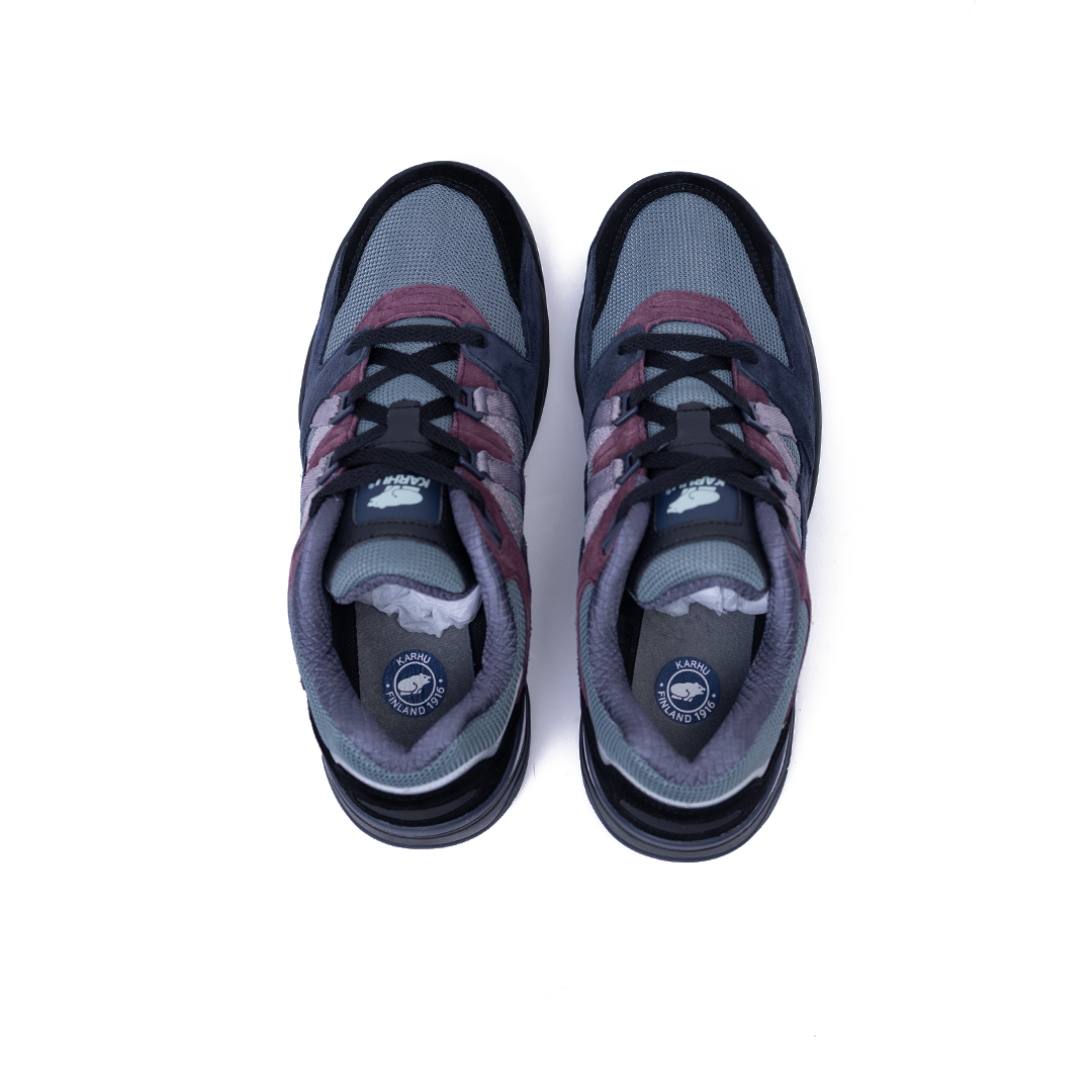 Karhu Fusion XT - 'Jet Black/Gull'